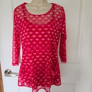 Women's size S beautiful red/pink 3/4 sleeve top